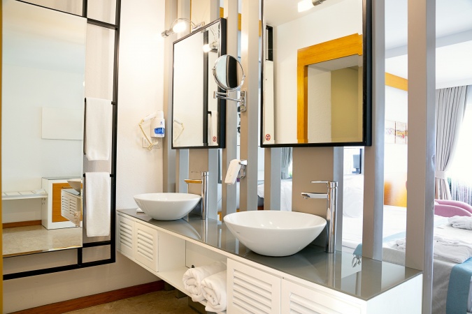 Deluxe Superior Deniz Manzaralı Oda Banyo